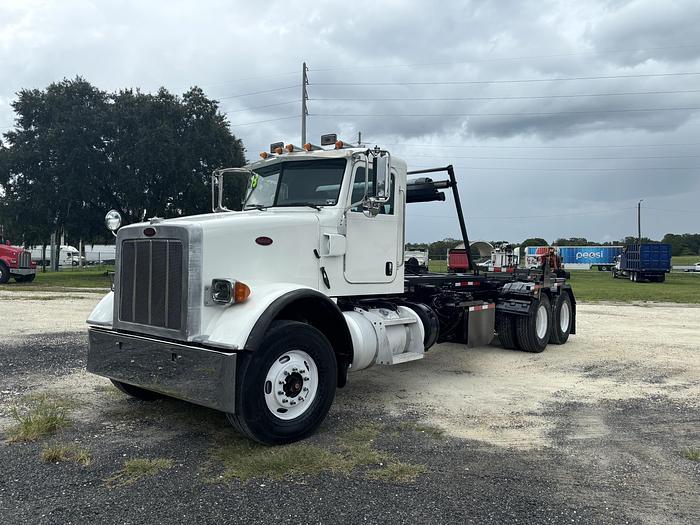 Used 2013 Peterbilt 365 Tandem-Axle Roll-Off Truck