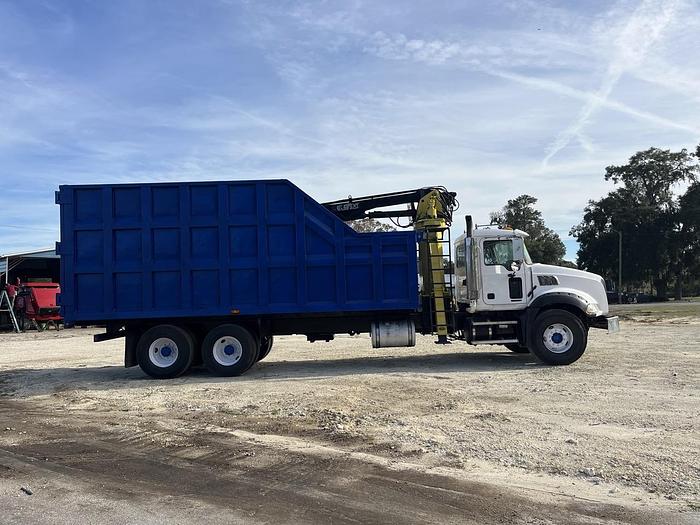 Used 2007 Freightliner M2 106 Grapple Truck #5649