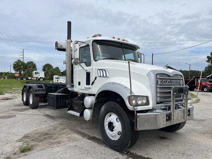 Used 2009 Mack GU713 Tandem-Axle Roll-Off Truck #5615