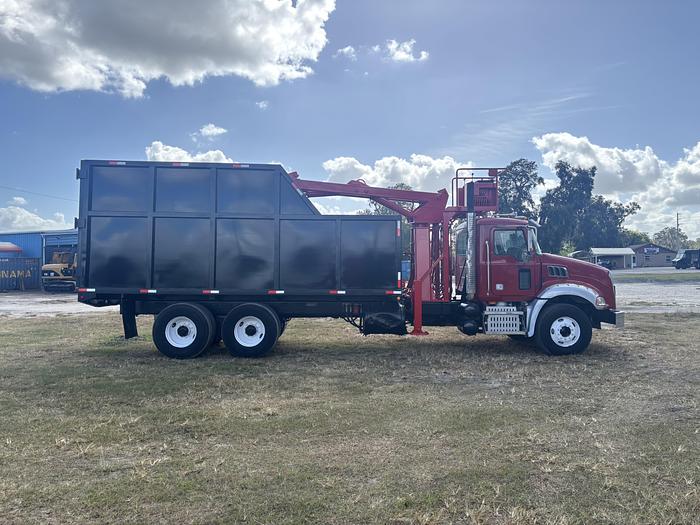 Used 2009 Mack GU813 Tandem-Axle Grapple Truck #5670