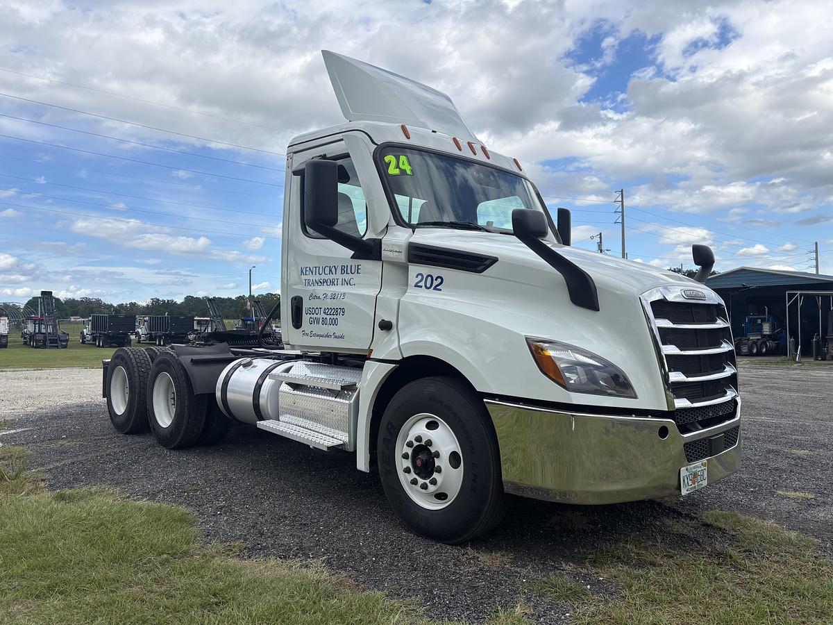 Used 2024 Freightliner Cascadia 126 Day Cab Truck #CONS