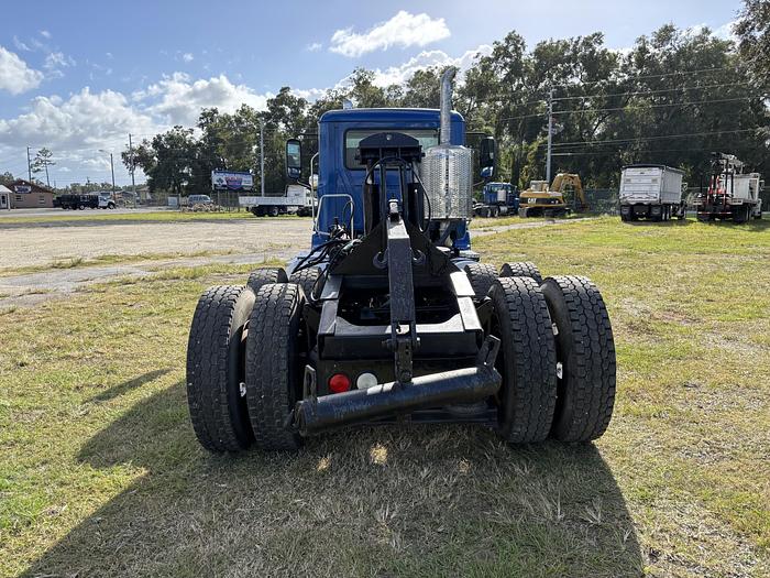Used 2012 Mack Pinnacle CXU613 Day Cab Road Tractor #5644