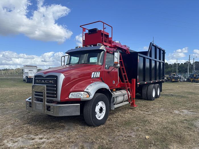 Used 2009 Mack GU813 Tandem-Axle Grapple Truck #5670