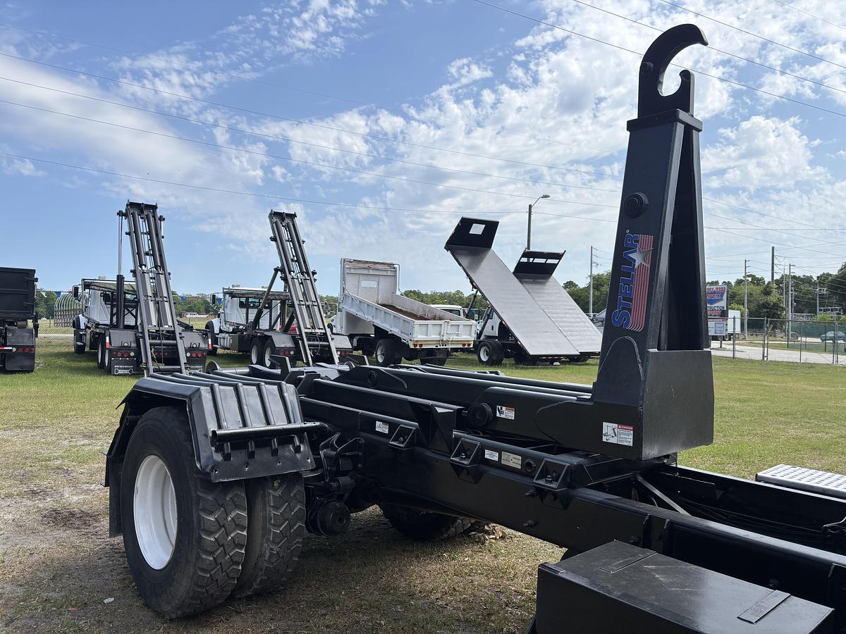 Used 2002 International  Durastar 4300 Single-Axle Hooklift Truck
