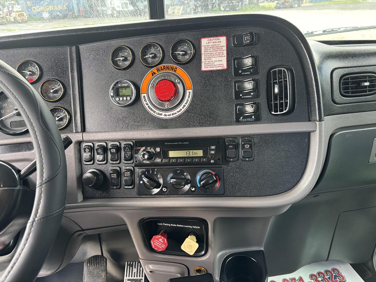 Used 2013 Peterbilt 365 Tandem-Axle Roll-Off Truck #5784