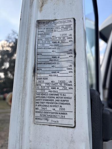 Used 2009 Volvo VNL Tandem-Axle Cab & Chassis #5581