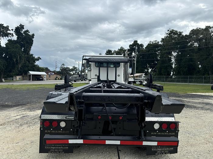 Used 2013 Peterbilt 365 Tandem-Axle Roll-Off Truck