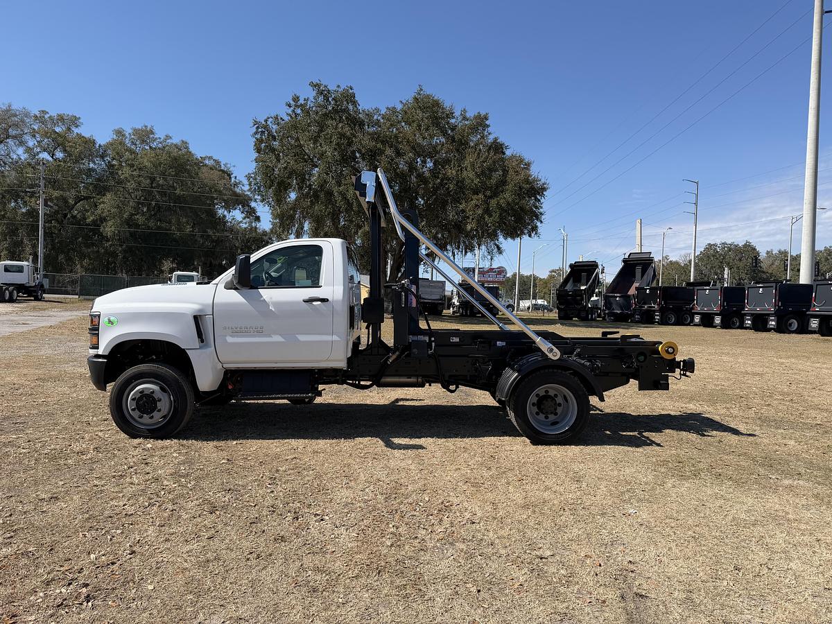 2023 Chevrolet Silverado 5500 Cab & Chassis #5801