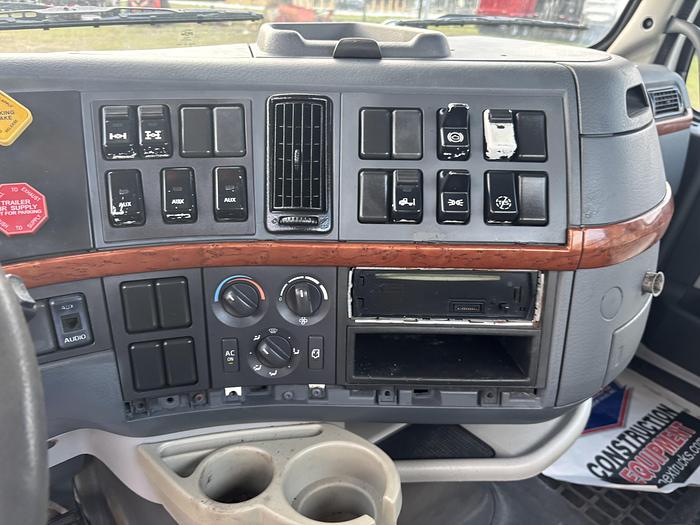 Used 2009 Volvo VNL Tandem-Axle Cab & Chassis #5581