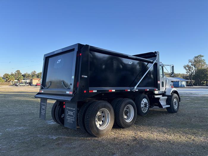 Used 2014 Kenworth T800 Tri-Axle Dump Truck #5621