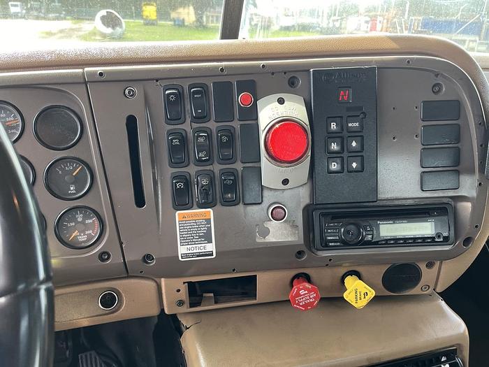 Used 2006 MACK CV713 Tri-Axle Roll-Off #5705