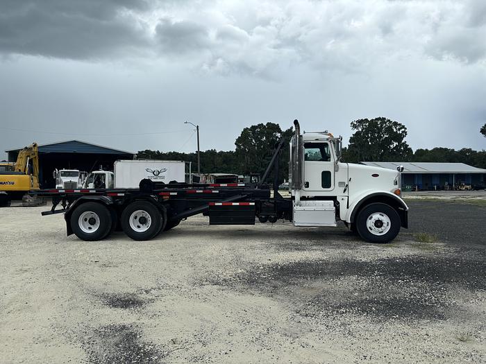 Used 2013 Peterbilt 365 Tandem-Axle Roll-Off Truck