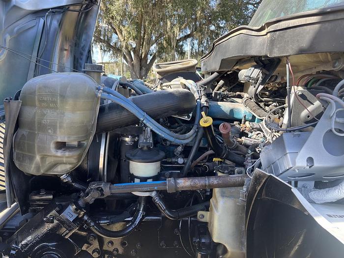 Used 2005 International Durastar 4300 Single-Axle Grapple Truck