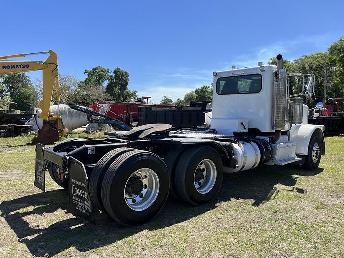 Used 2013 Peterbilt 388 Day Cab Road Tractor #5537