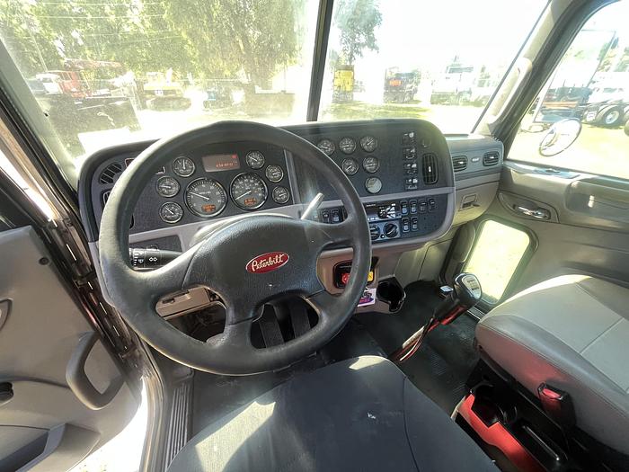 Used 2013 Peterbilt 388 Day Cab Road Tractor #5537