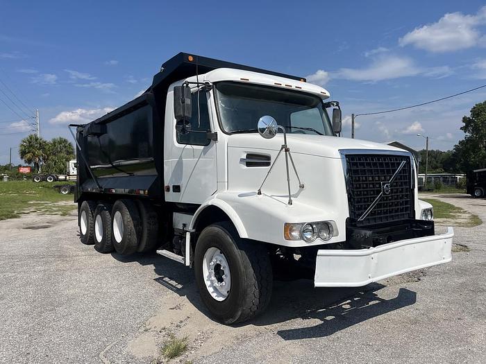 Used 2006 Volvo VHD Tri-Axle Dump Truck #5627