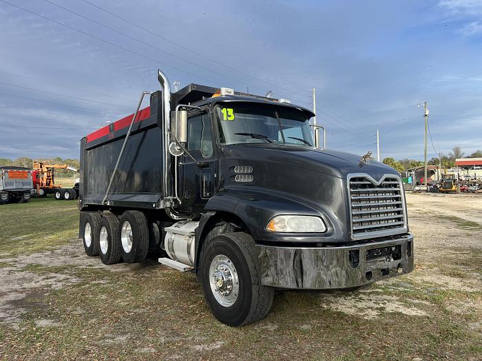 Used 2009 Mack GU813 Tri-Axle Dump Truck #5673