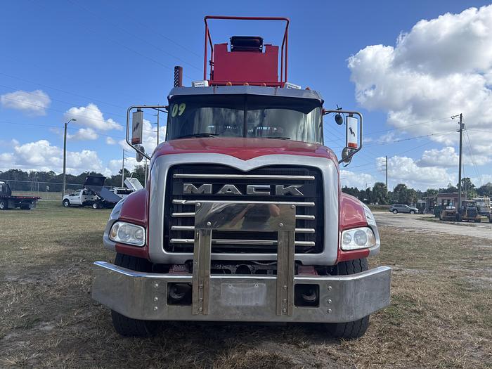 Used 2009 Mack GU813 Tandem-Axle Grapple Truck #5670