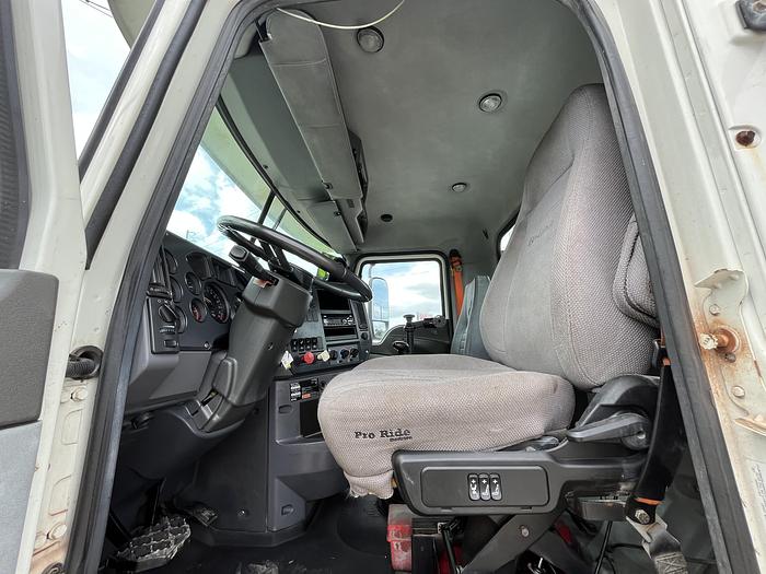 Used 2013 Mack Pinnacle CXU613 Day Cab Road Tractor