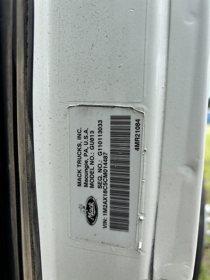 Used 2011 KW T800 Tandem-Axle with Dual-Steer Front Cab & Chassis #5760