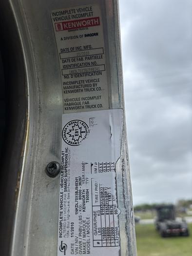 Used 2013 KW T800 Tri-Axle Cab & Chassis