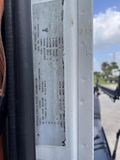 Used 2006 MACK CV713 Tri-Axle Roll-Off #5705