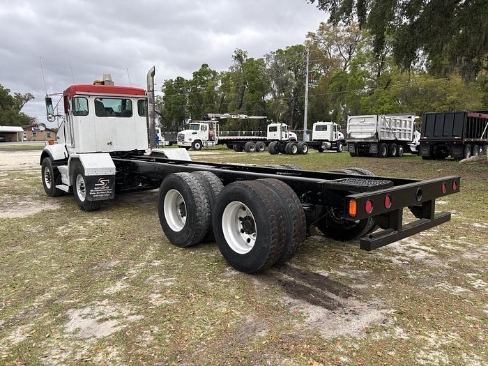Used 2013 KW T800 Tri-Axle Cab & Chassis