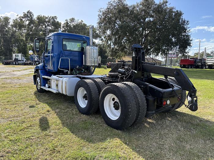 Used 2012 Mack Pinnacle CXU613 Day Cab Road Tractor #5644