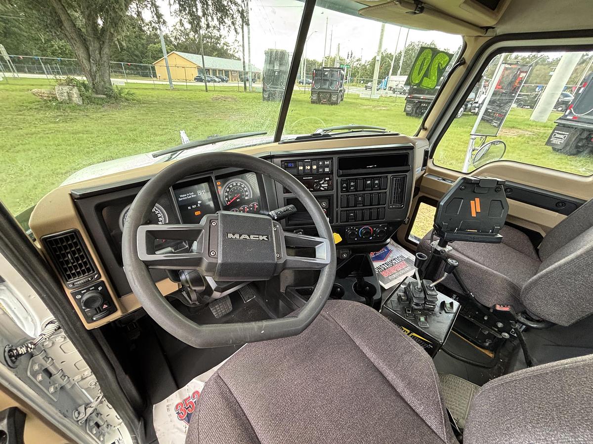 Used 2018 Mack GU813 Tandem-Axle Roll-Off Truck #5792