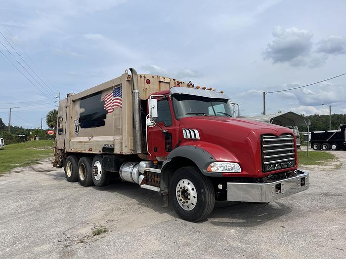 Used 2010 Mack GU813 Tri-Axle Garbage Truck #5615