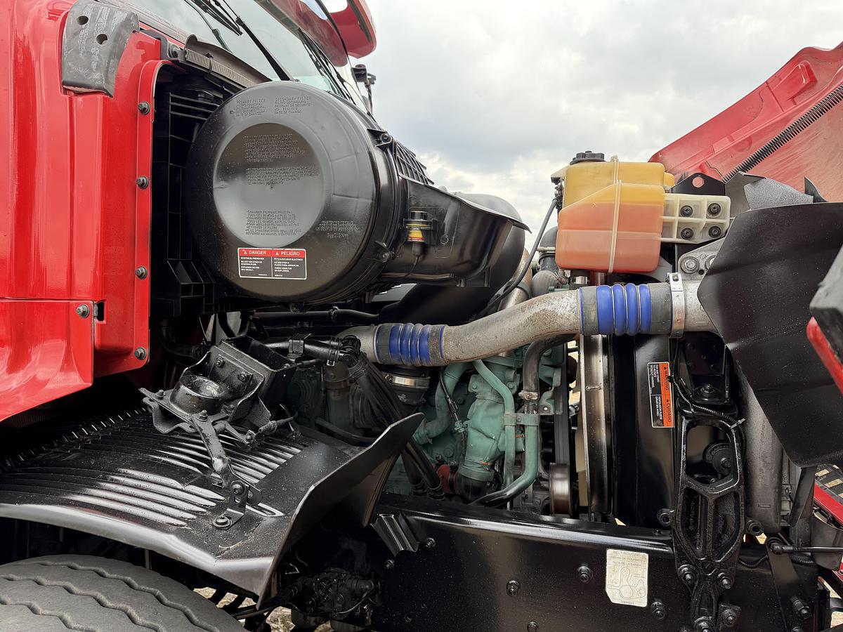 Used 2014 Volvo VHD #5800