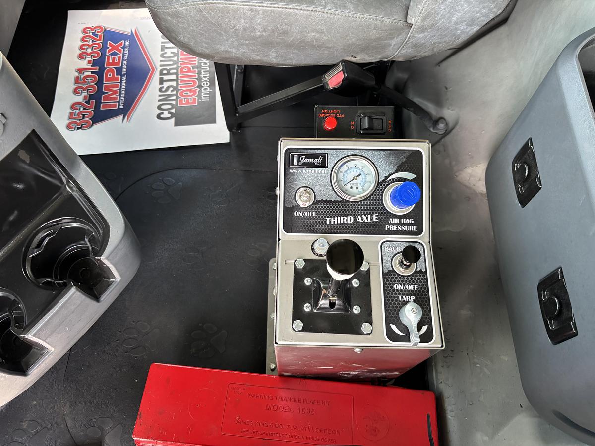 Used 2013 Kenworth T800 Tri-Axle Dump Truck