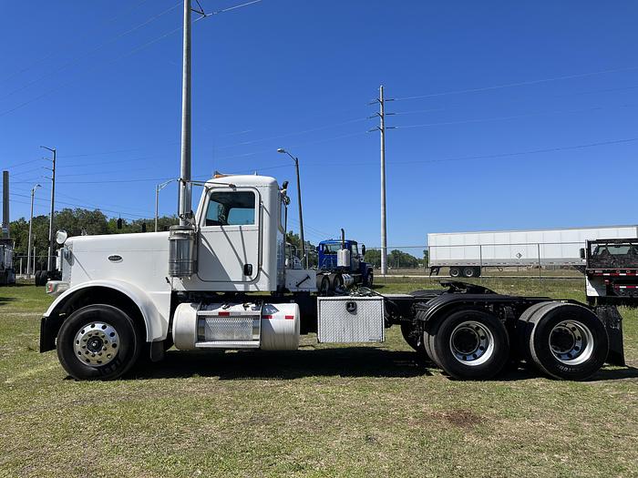 Used 2013 Peterbilt 388 Day Cab Road Tractor #5537