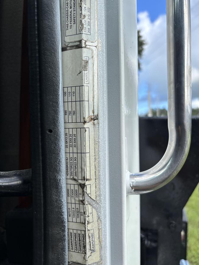 Used 2013 Peterbilt 365 Tandem-Axle Roll-Off Truck #5784