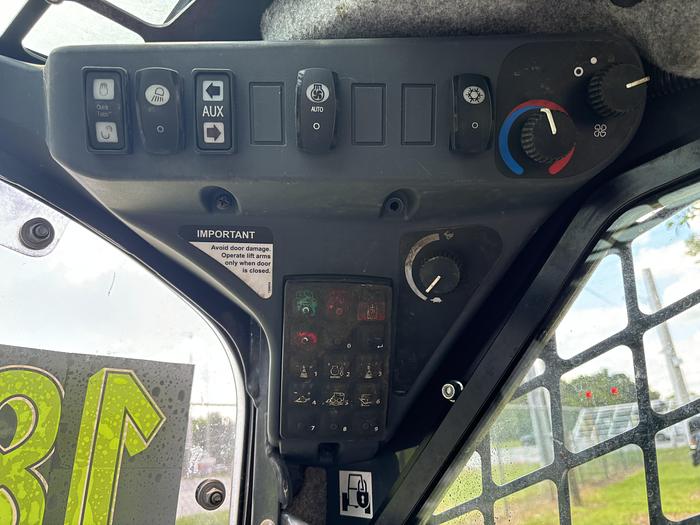 Used 2018 John Deere 324e Skid Steer