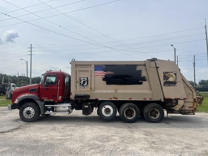 Used 2010 Mack GU813 Tri-Axle Garbage Truck #5615