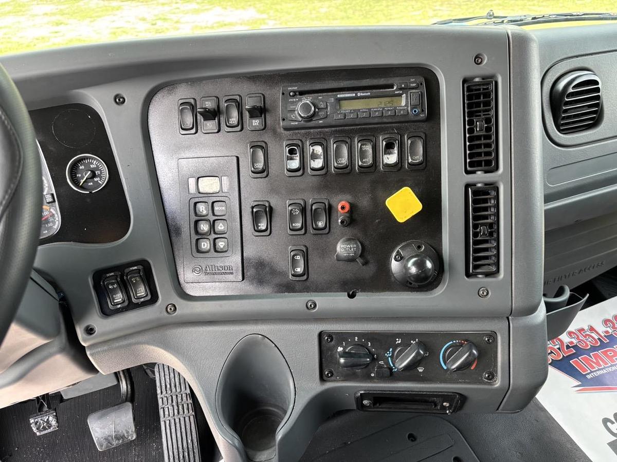 Used 2017 Freightliner 114SD Cab & Chassis Truck #5777