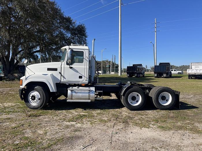 Used 2007 Mack CHN613