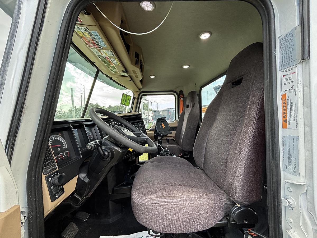 Used 2018 Mack GU813 Tandem-Axle Roll-Off Truck #5792