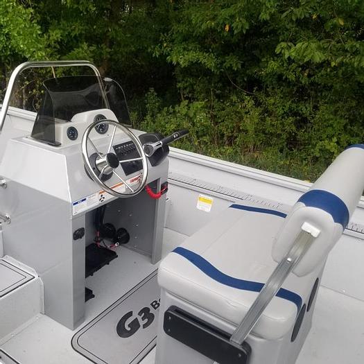 New 2022 G3 18 CCJ DLX Jet Tunnel Hull (Silver/Blue)