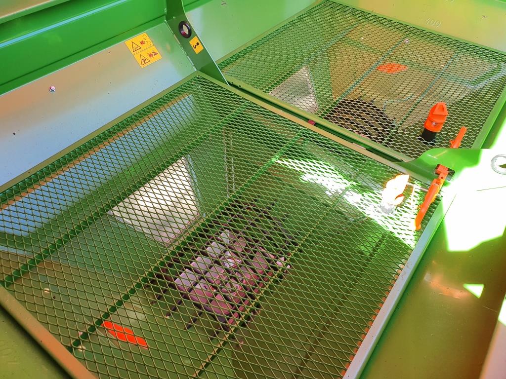 Used Amazone ZA-M 1501 Fertiliser Spreader