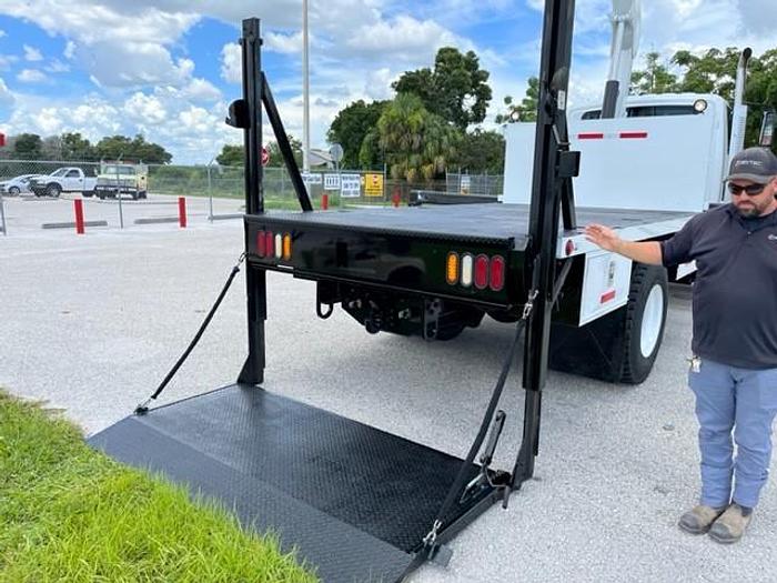 Used PM 12023 11,905 lbs Knuckle Boom on 2013 International 4300 Reg Cab Flatbed Truck - C83944