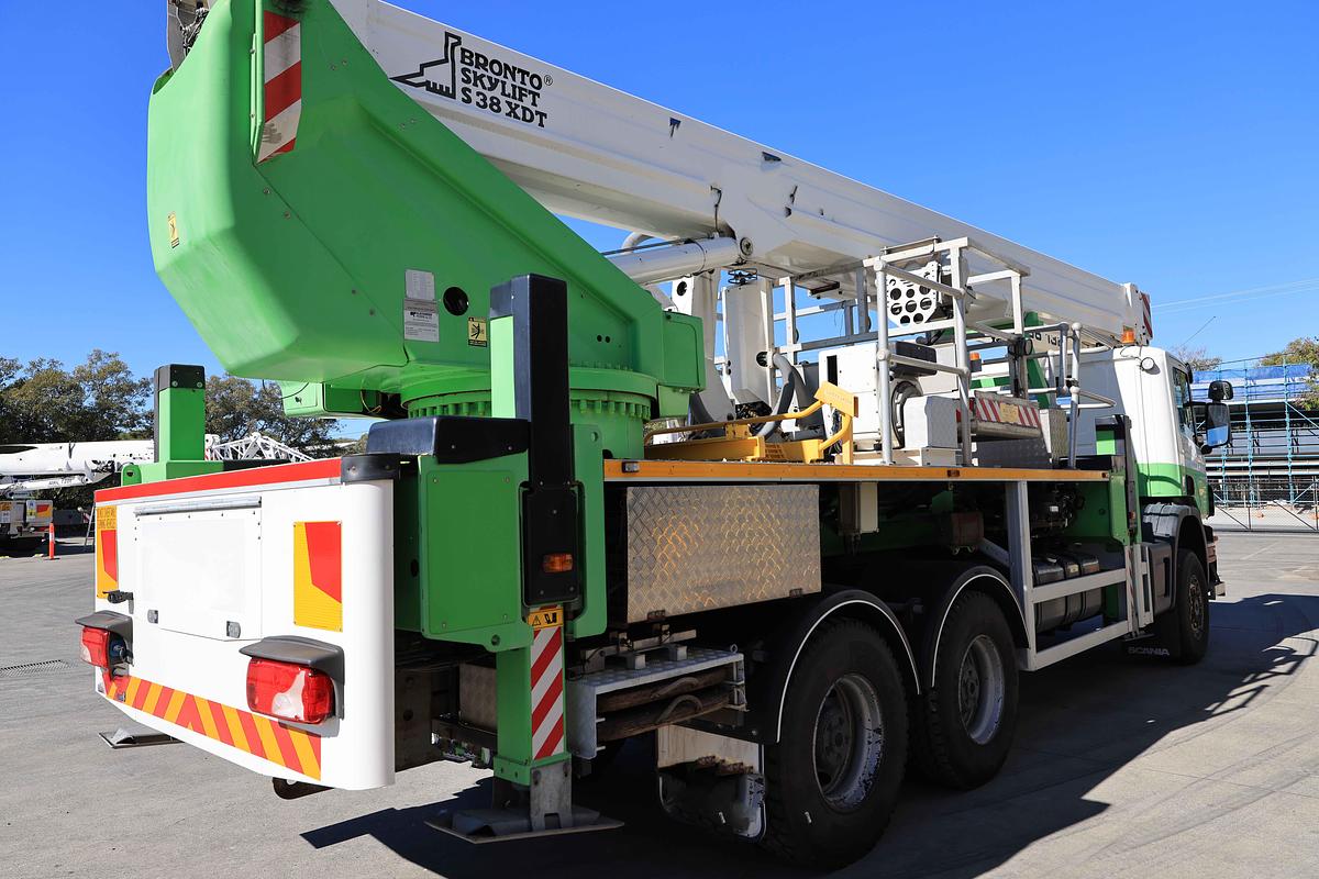 Used 2012 Bronto S38XDT