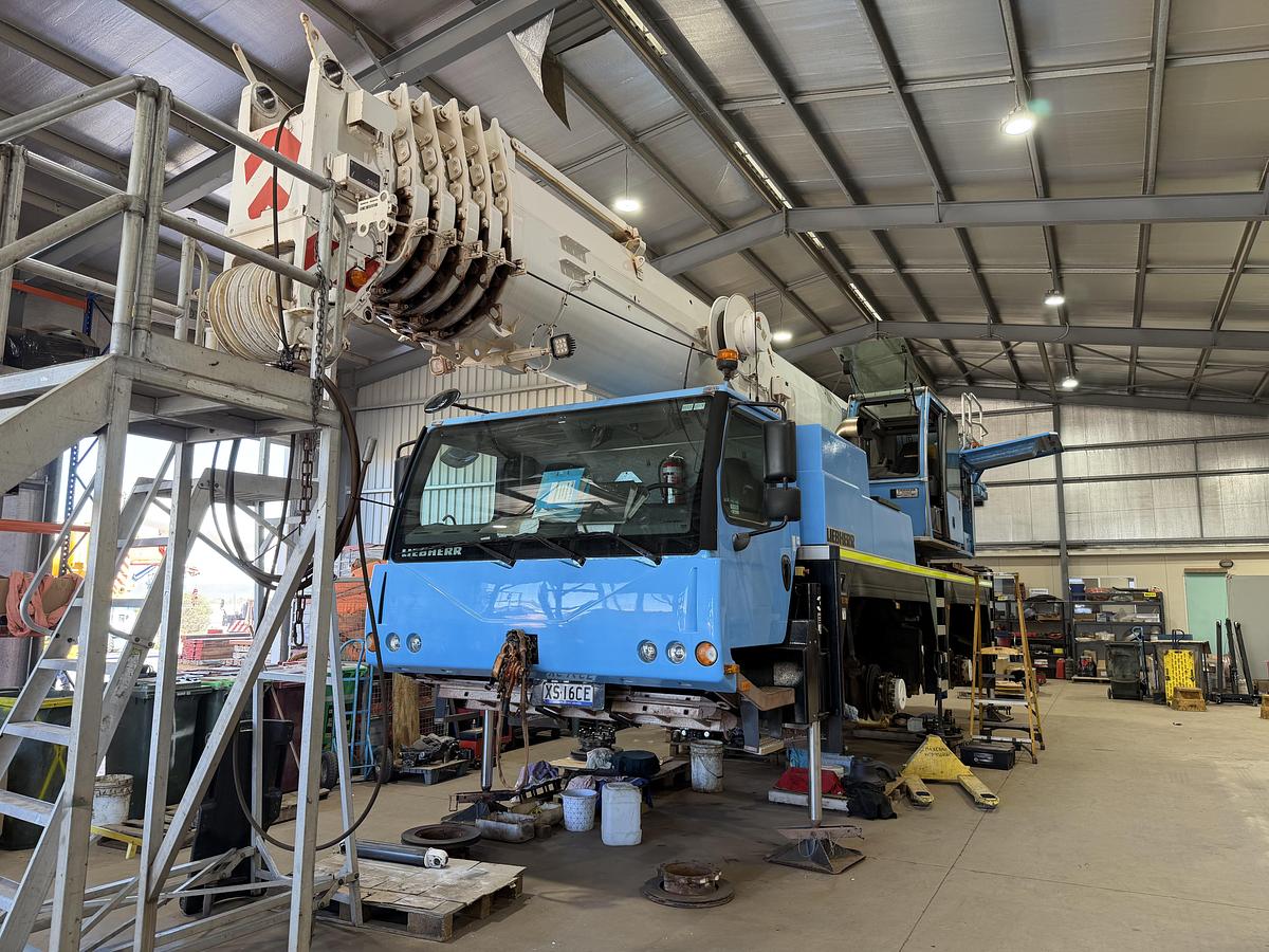 Used 2013 Liebherr LTM 1090-4.1