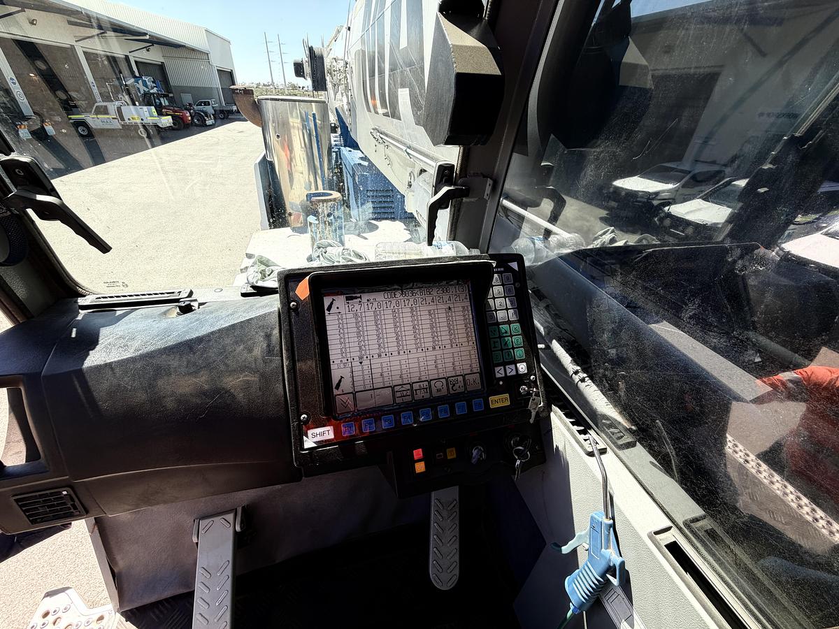 Used 2011 Liebherr LTM 1130-5.1