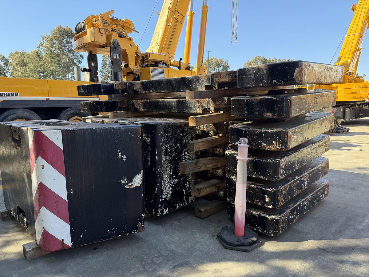 Used 2008 Liebherr LTM 1300 6.1