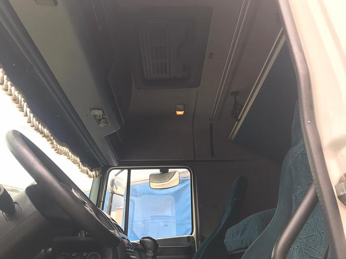 Usado 2001 DAF XF 95 430 ZF manual tractor unit