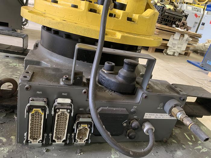 Used FANUC M900iA/600 6 AXIS CNC ROBOT WITH R30iA CONTROLLER