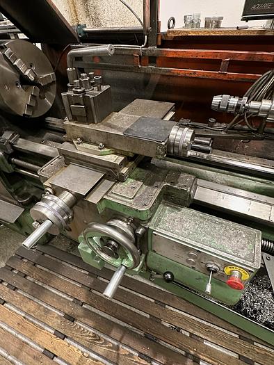 Used BRUGT DREJEBÆNK FABR. URSUS, MODEL 250 x 2000