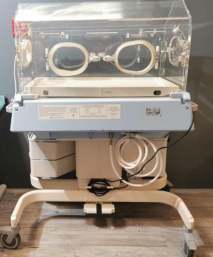 Gebraucht Dräger C2PS-1 Serie 00 Baby Incubator ohne Matratze